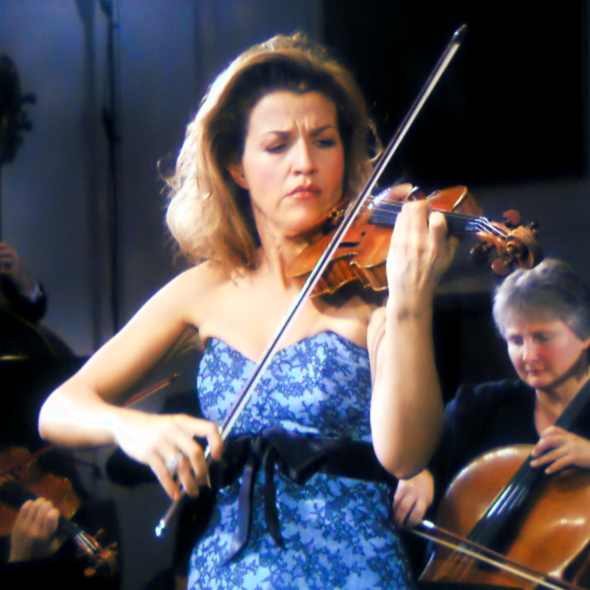 Stream Anne-Sophie Mutter & the Berliner Philharmoniker | STAGE+