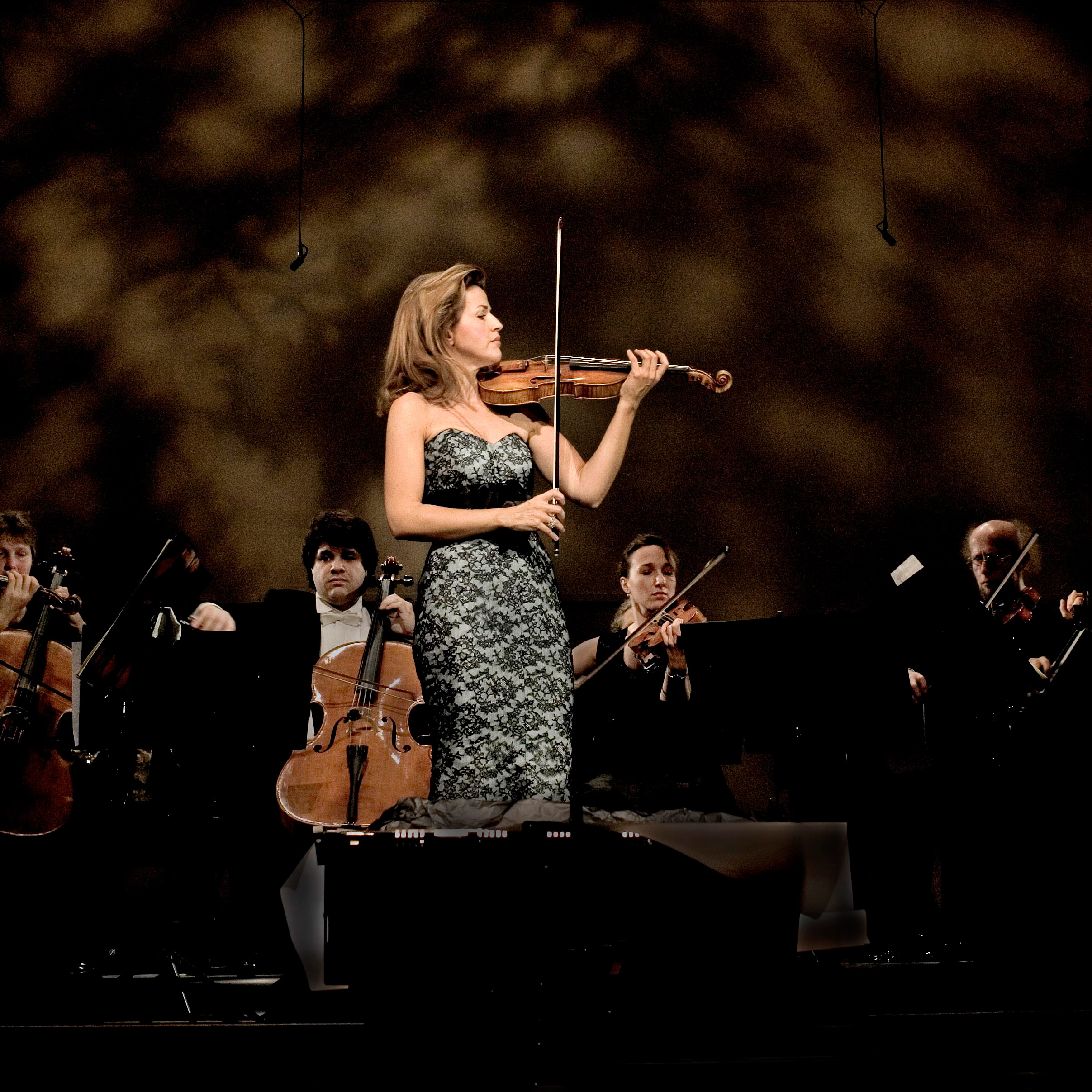 Stream Anne-Sophie Mutter & the Berliner Philharmoniker | STAGE+