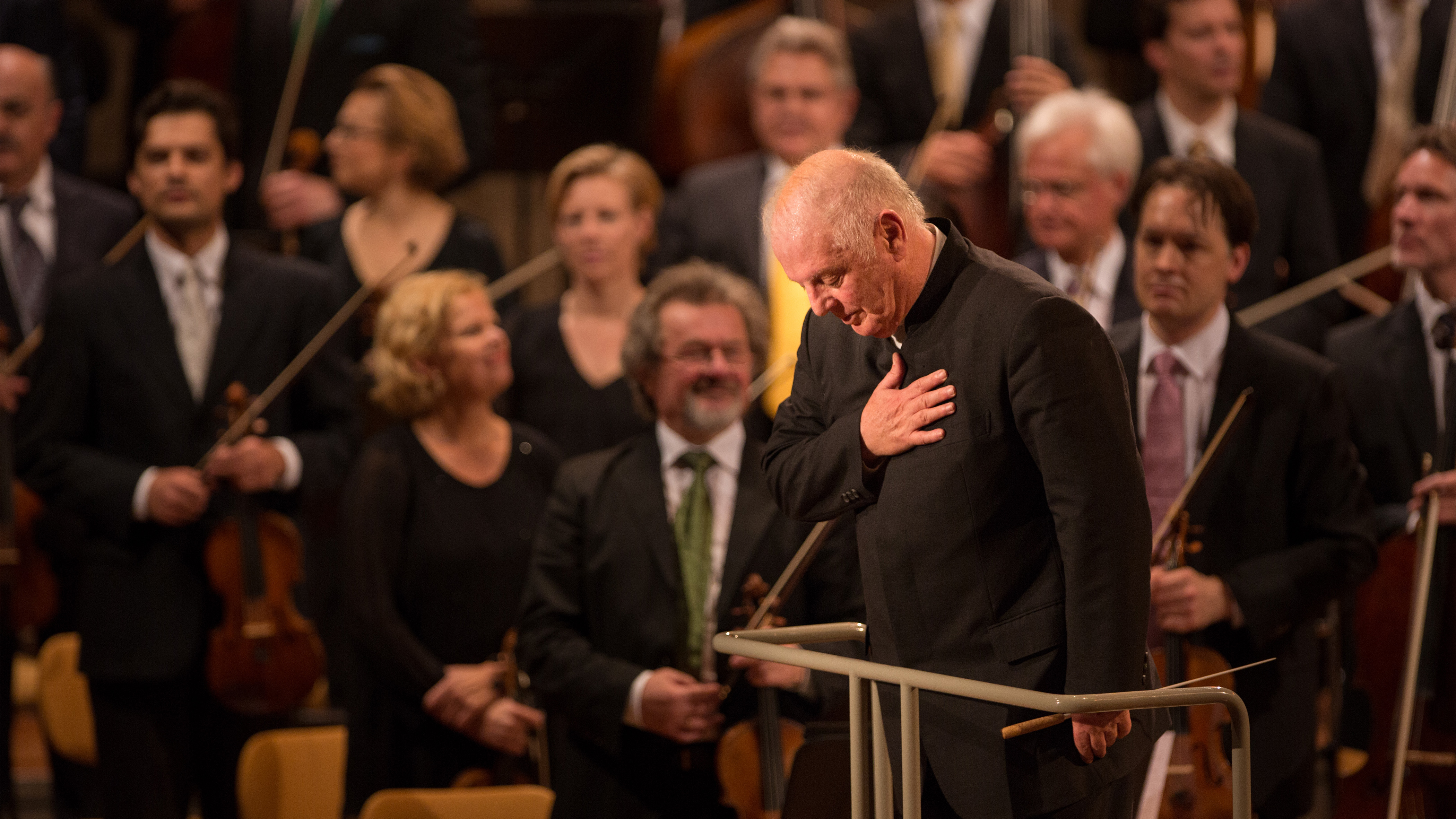 Stream Daniel Barenboim & West-Eastern Divan Orchestra - Live in