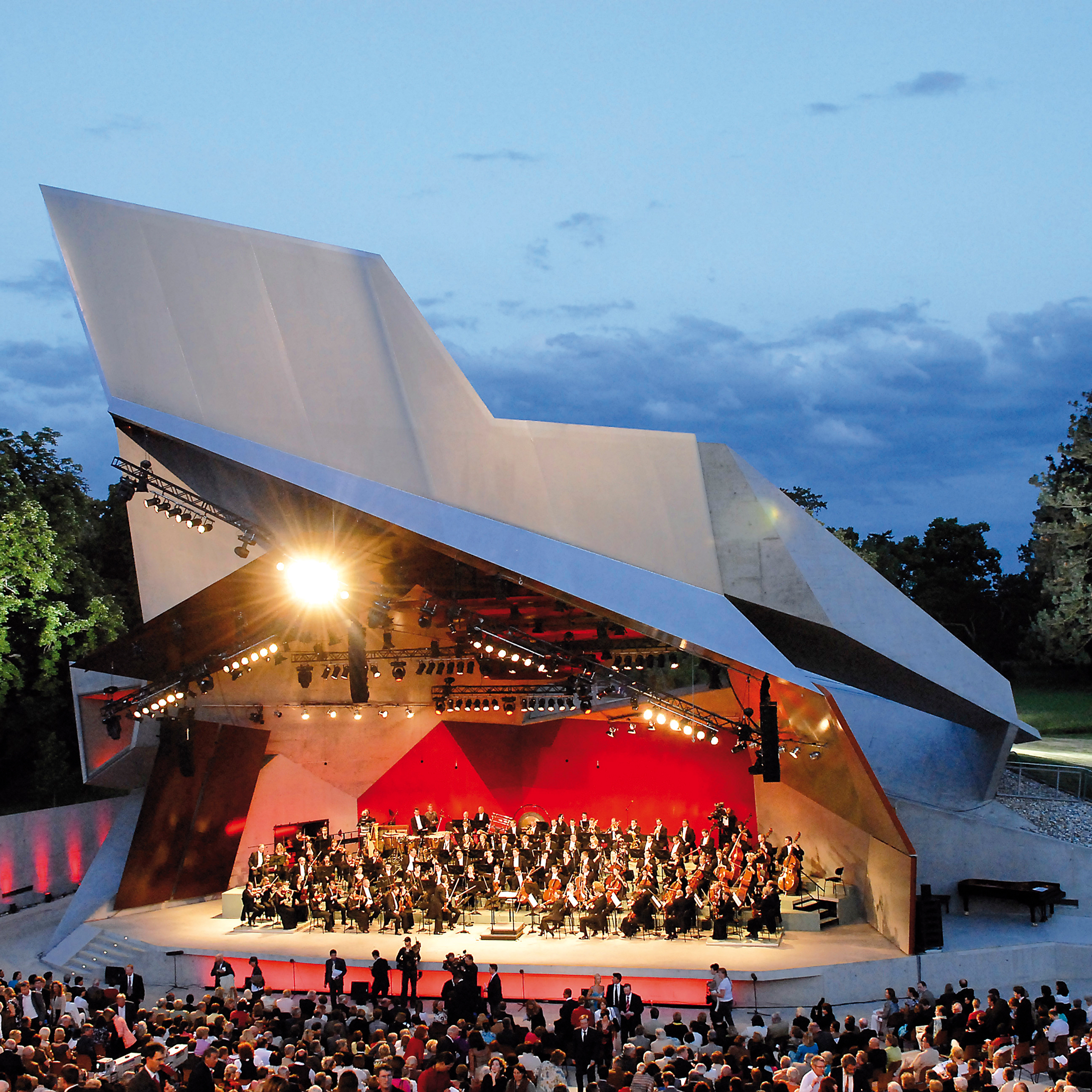 グラフェネッグ音楽祭 10周年記念コンサート (Festive Concert on the Occasion of the 10th Anniversary of the Grafenegg Festival 2016 ~ Bee 29fdcc4a621e1448ef40959e4ea2f5