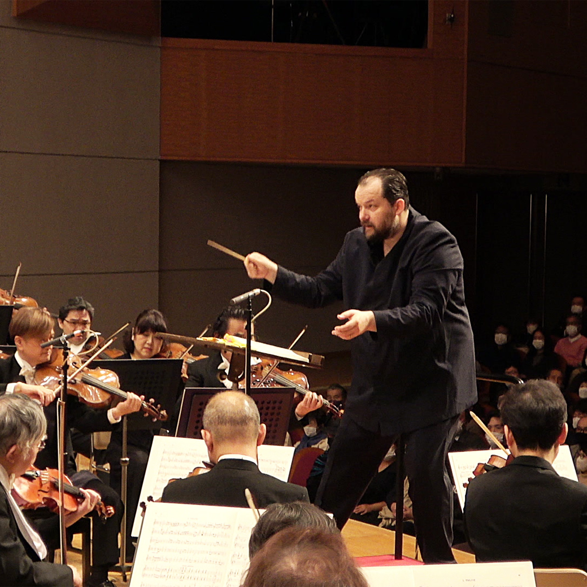 Stream Andris Nelsons and the Saito Kinen Orchestra: Mahler