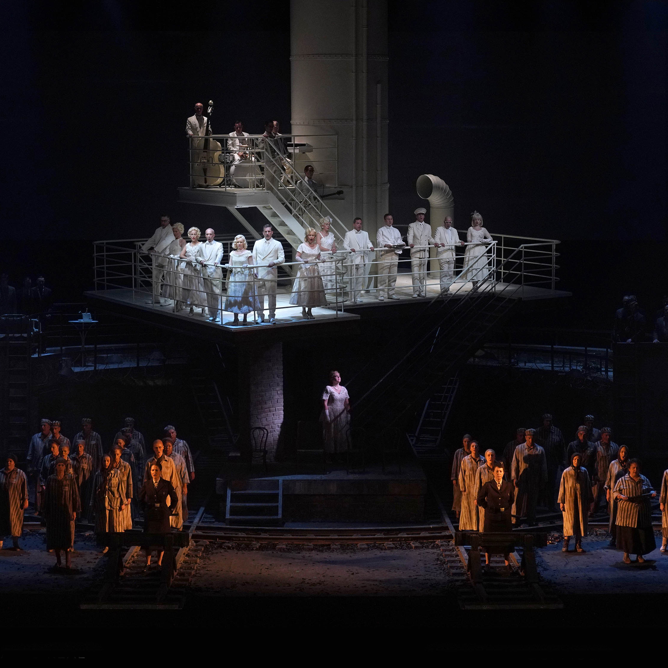 Enjoy Weinberg: The Passenger | STAGE+