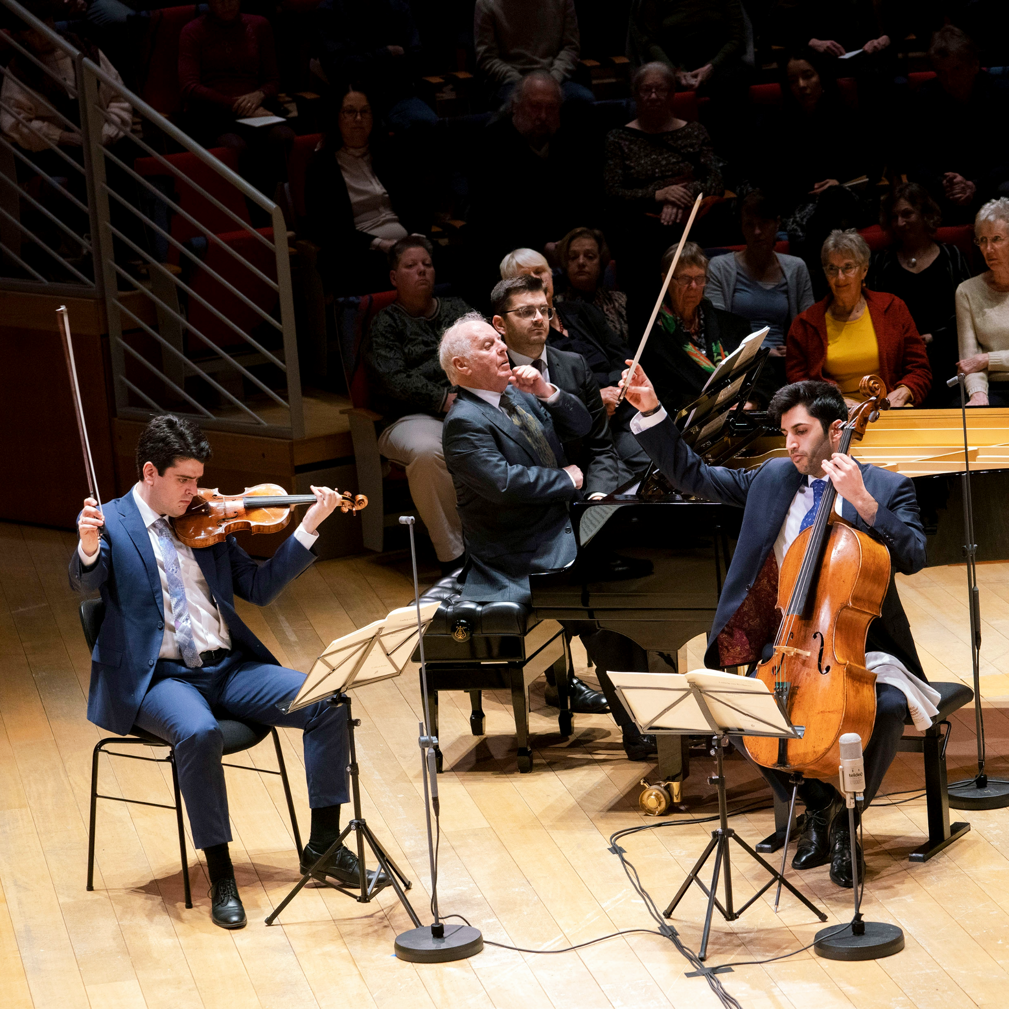 Stream Daniel Barenboim & West-Eastern Divan Orchestra - Live in
