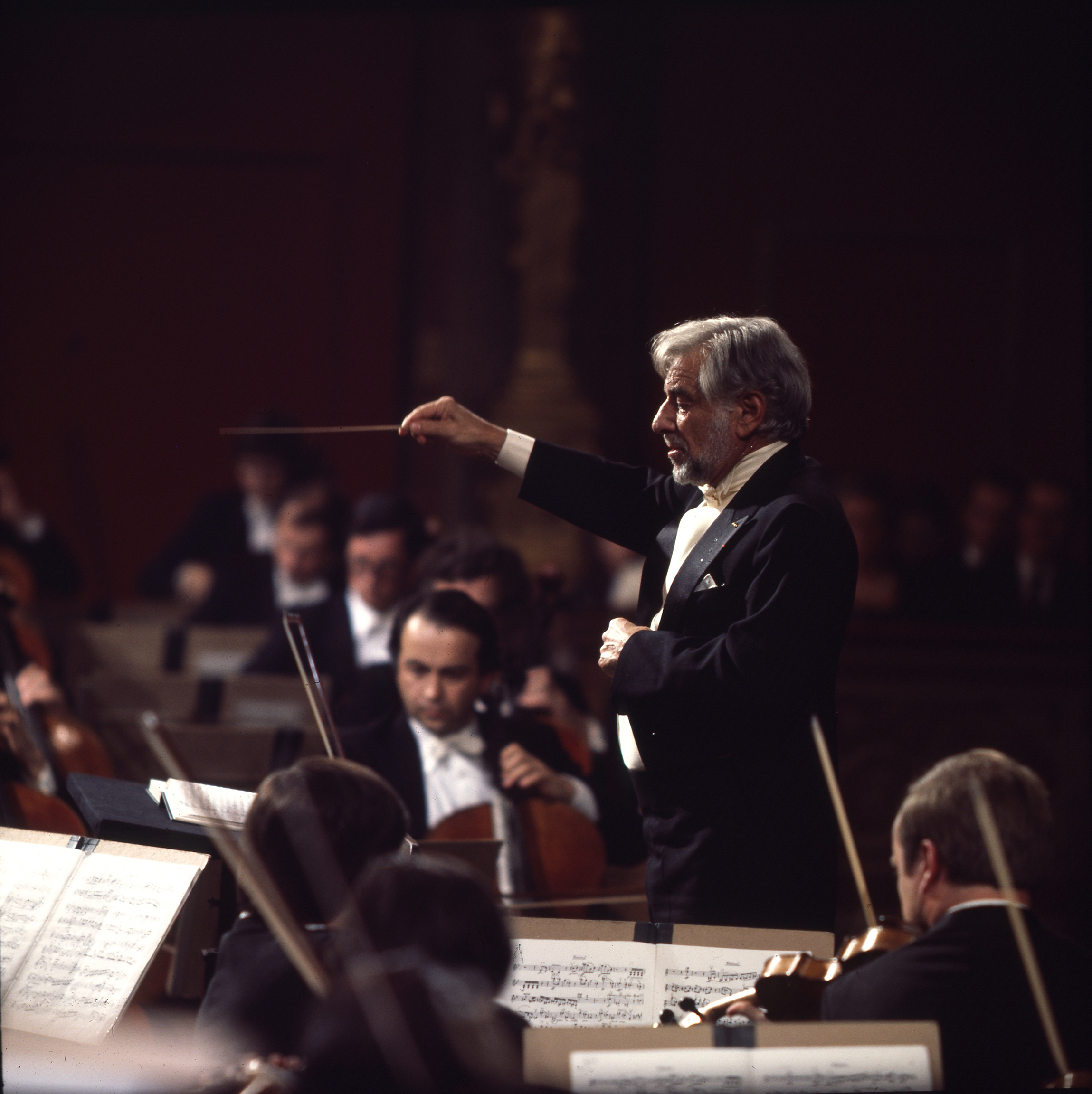 Leonard　Bernstein　Mahler Amazon.com: Mahler: The Complete Symphonies ~ Bernstein: CDs