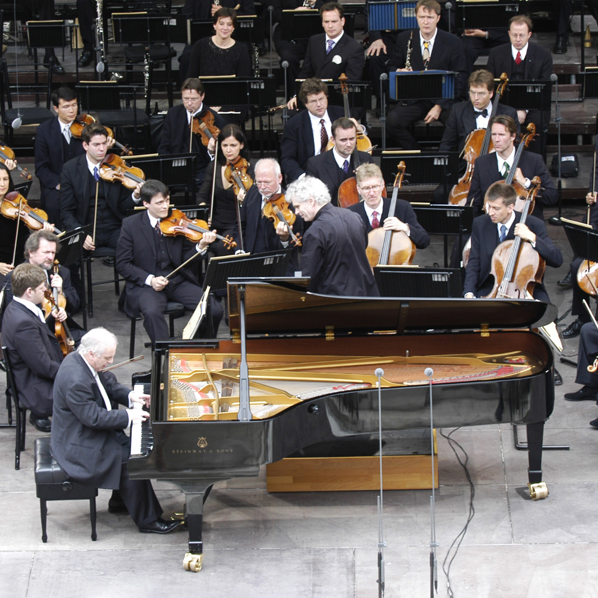 Fascinating works by Sir Simon Rattle | STAGE+