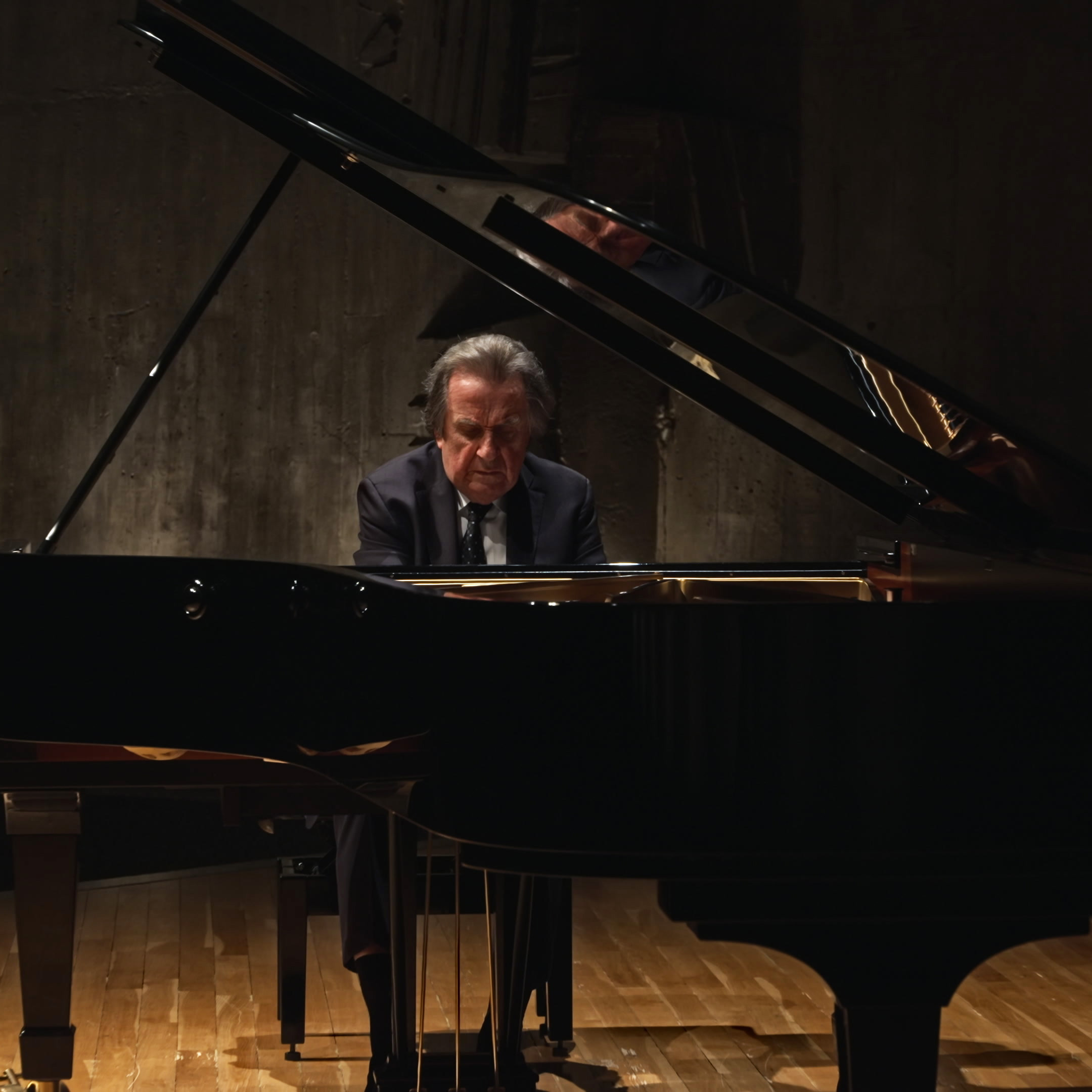 f6d575e7d5b8665756794622184467